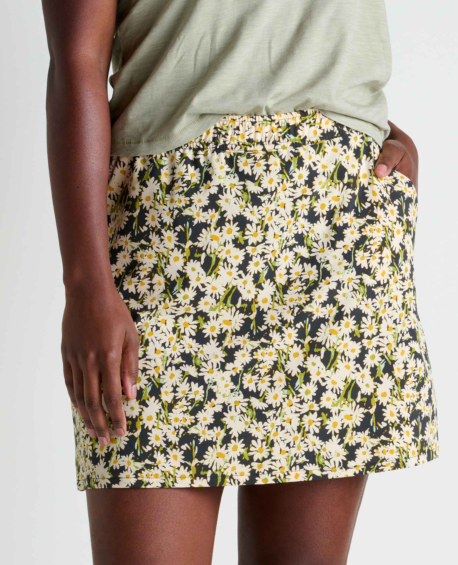 Toad & Co Sunkissed Weekend Skort Women's in barley daisy field print, front view, detail