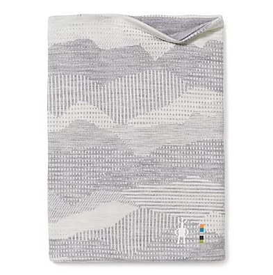 the smartwool merino 250 neck gaiter in the color gray mountain scape