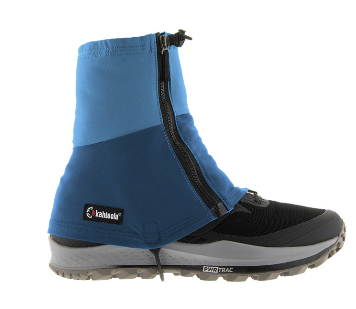 kahtoola insta gaiter mid in azul on a shoe