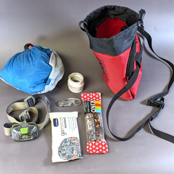 the avant snack pack showing what you can carry in it