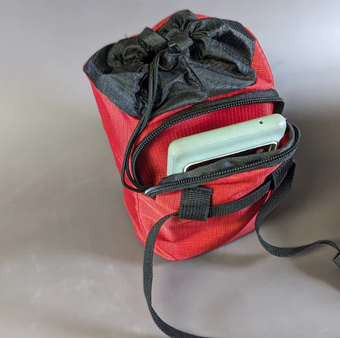 the avant snack pack showing a phone inside of it