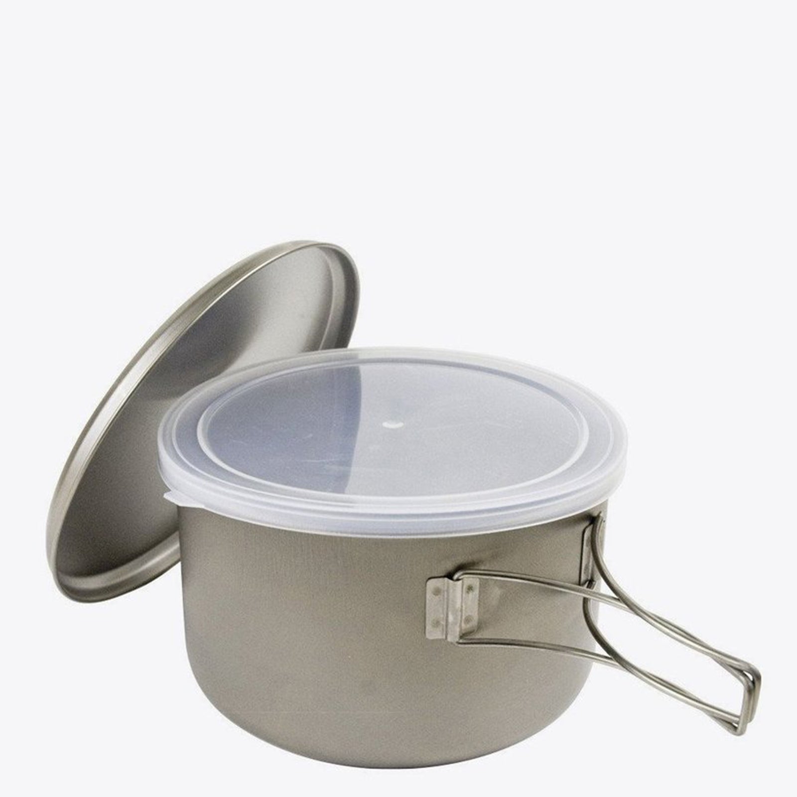 the pot with the plastic lid on but the metal lid off