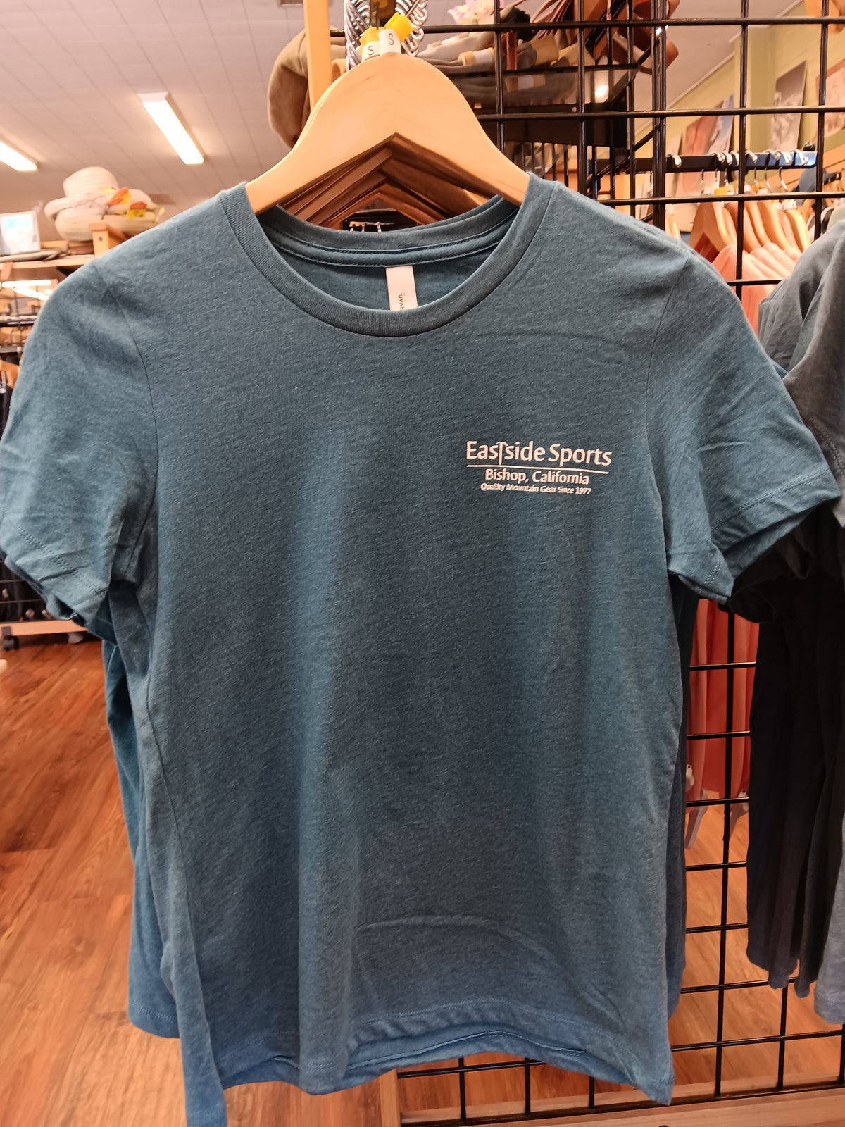 T-Shirt Paris, London, New York, Bishop Women's front