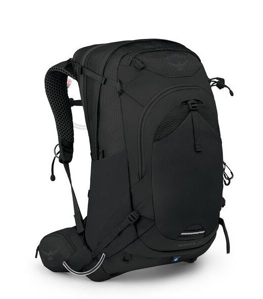 a photo of the osprey manta 34 backpack in the color black, front view