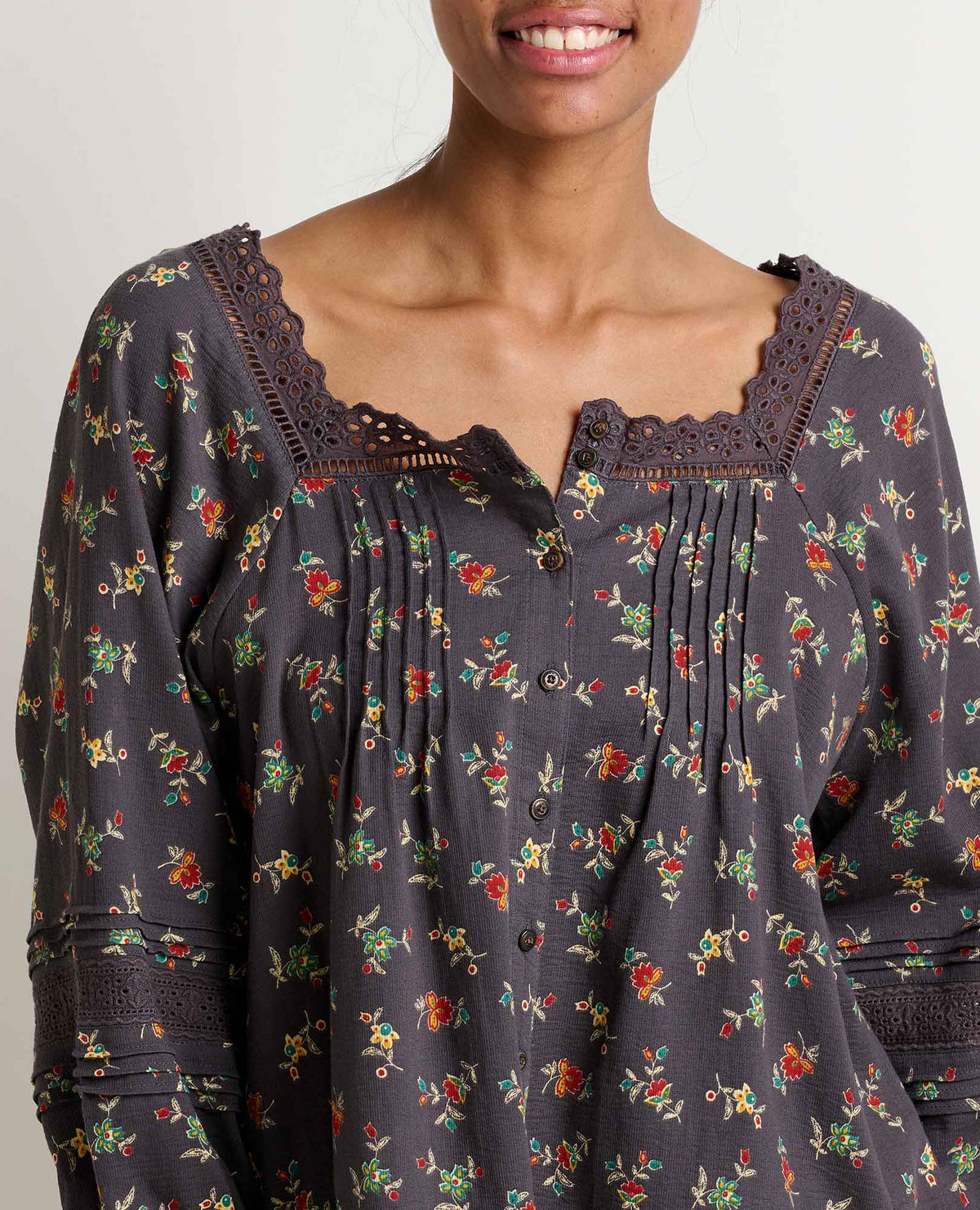 Toad & Co Manzana Peasant Long-Sleeve Women's Shirt, color Soot Graphic Print, front details