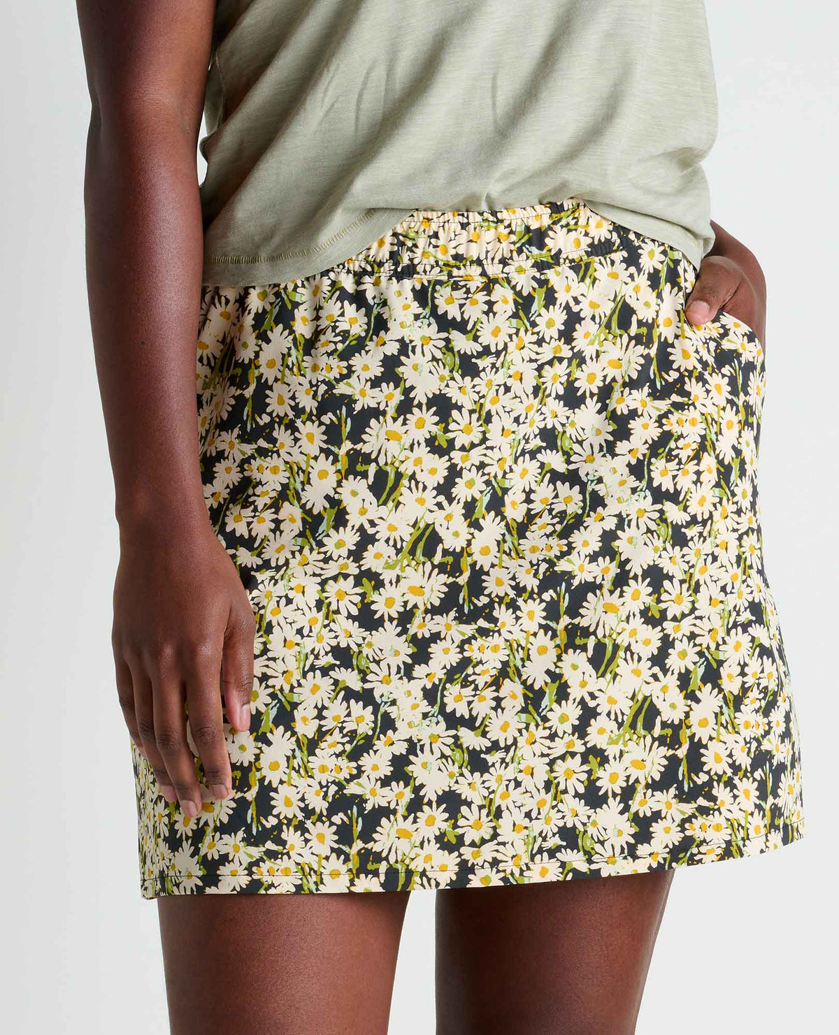 Toad & Co Sunkissed Weekend Skort Women's in barley daisy field print, front view, detail