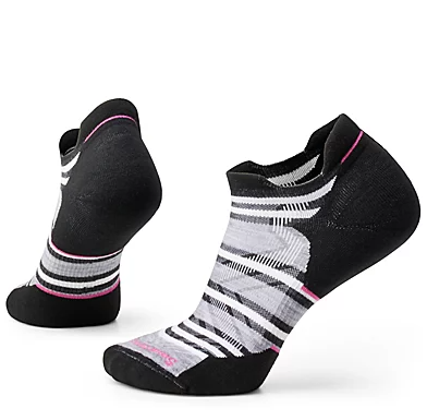 smartwool womens run stripe low ankle sock in black color