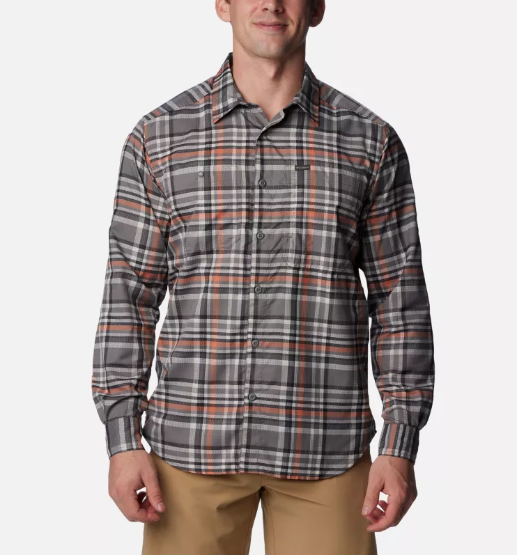 the columbia mens silver ridge plaid shirt in the color city grey, front view on a model