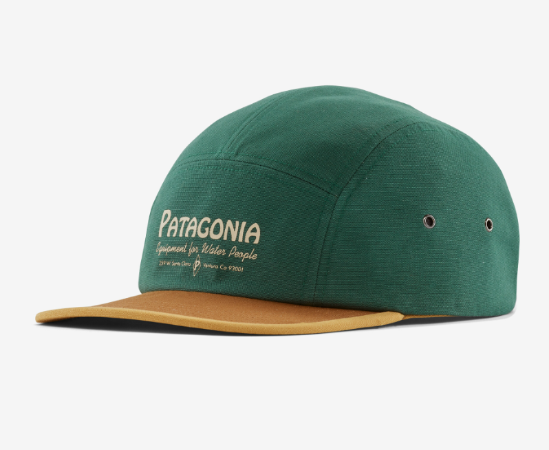 the patagonia graphic maclure hat in the color water people banner conifer green