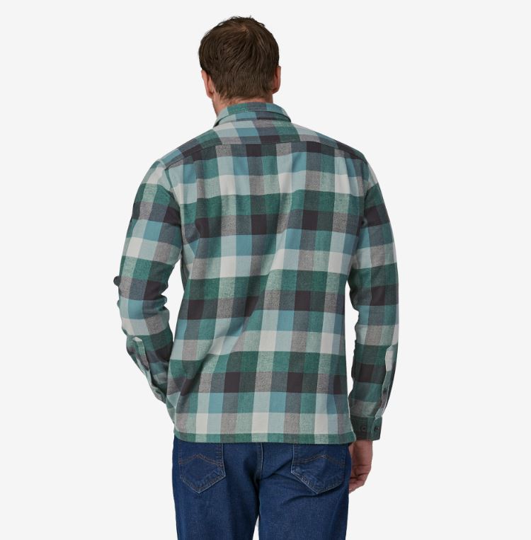 patagonia mens midweight fjord flannel in the color guides nouveau green back view on a model
