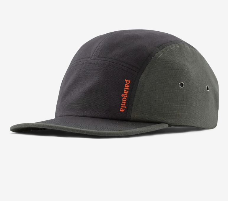 the patagonia graphic maclure hat in the color text logo ink black