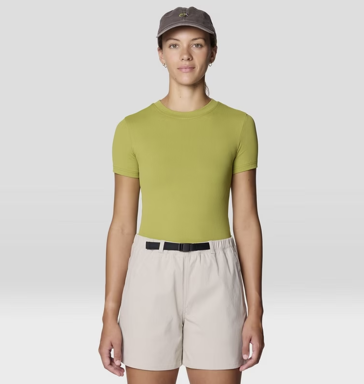 mountain hardwear peak knit tee in bright fatigue front view on a model