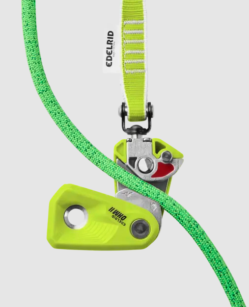 the edelrid ohm 2 shown with a rope running through it