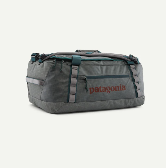 patagonia black hole duffel in noble gray 40l
