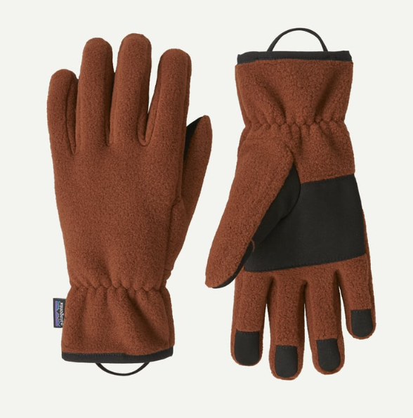 patagonia synch gloves in dried vanilla