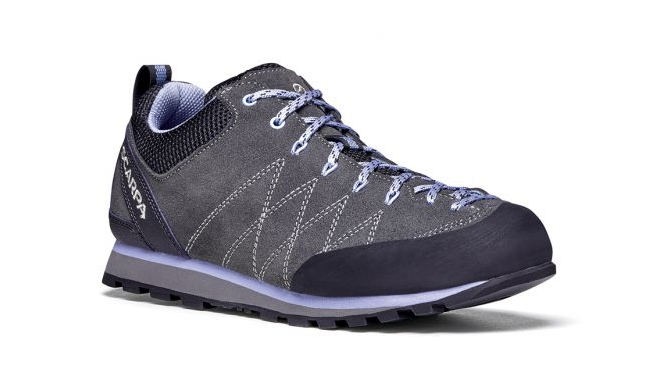 the womens scarpa crux approach shoe, three quarters view