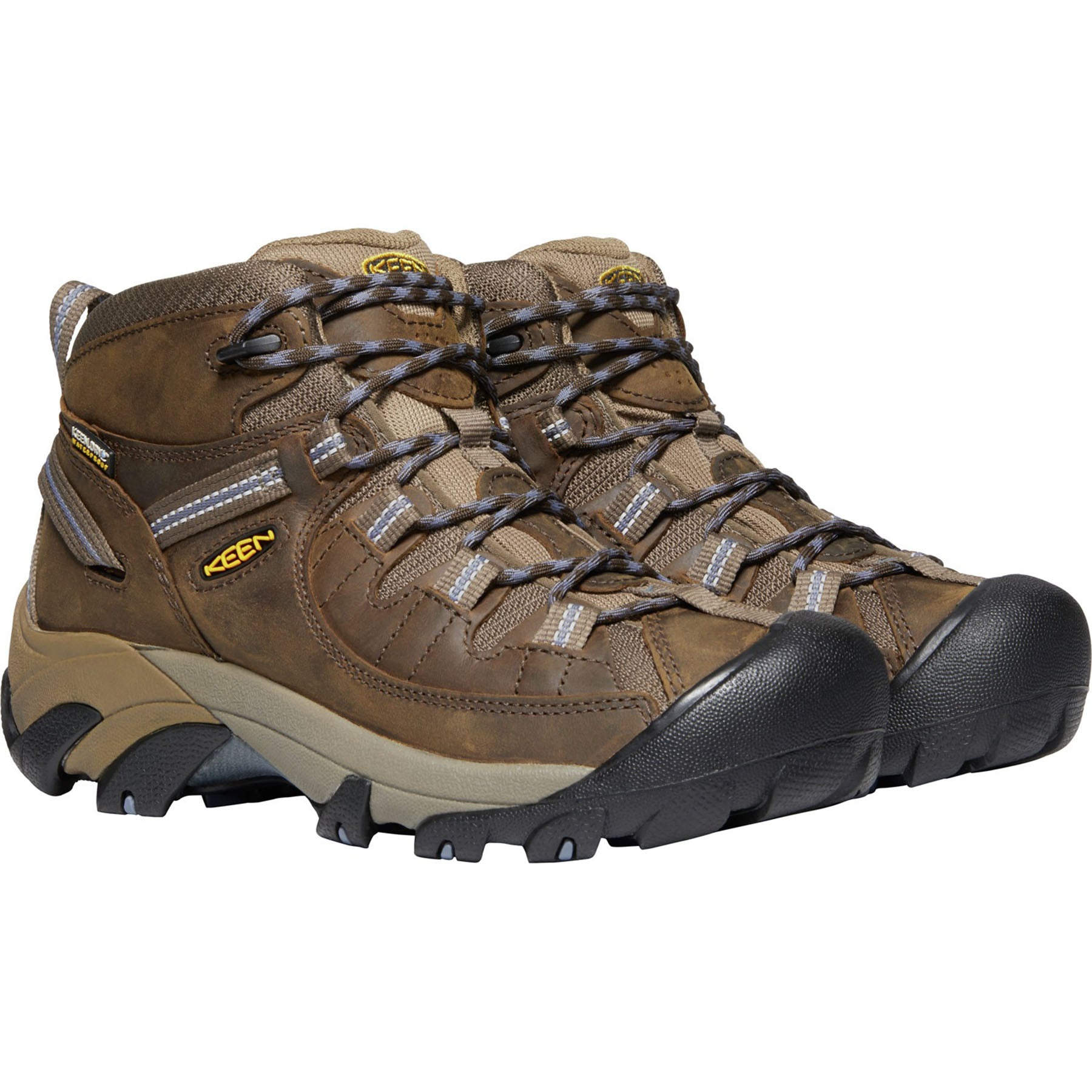 both shoes of the pair of women's targhee II mid boots