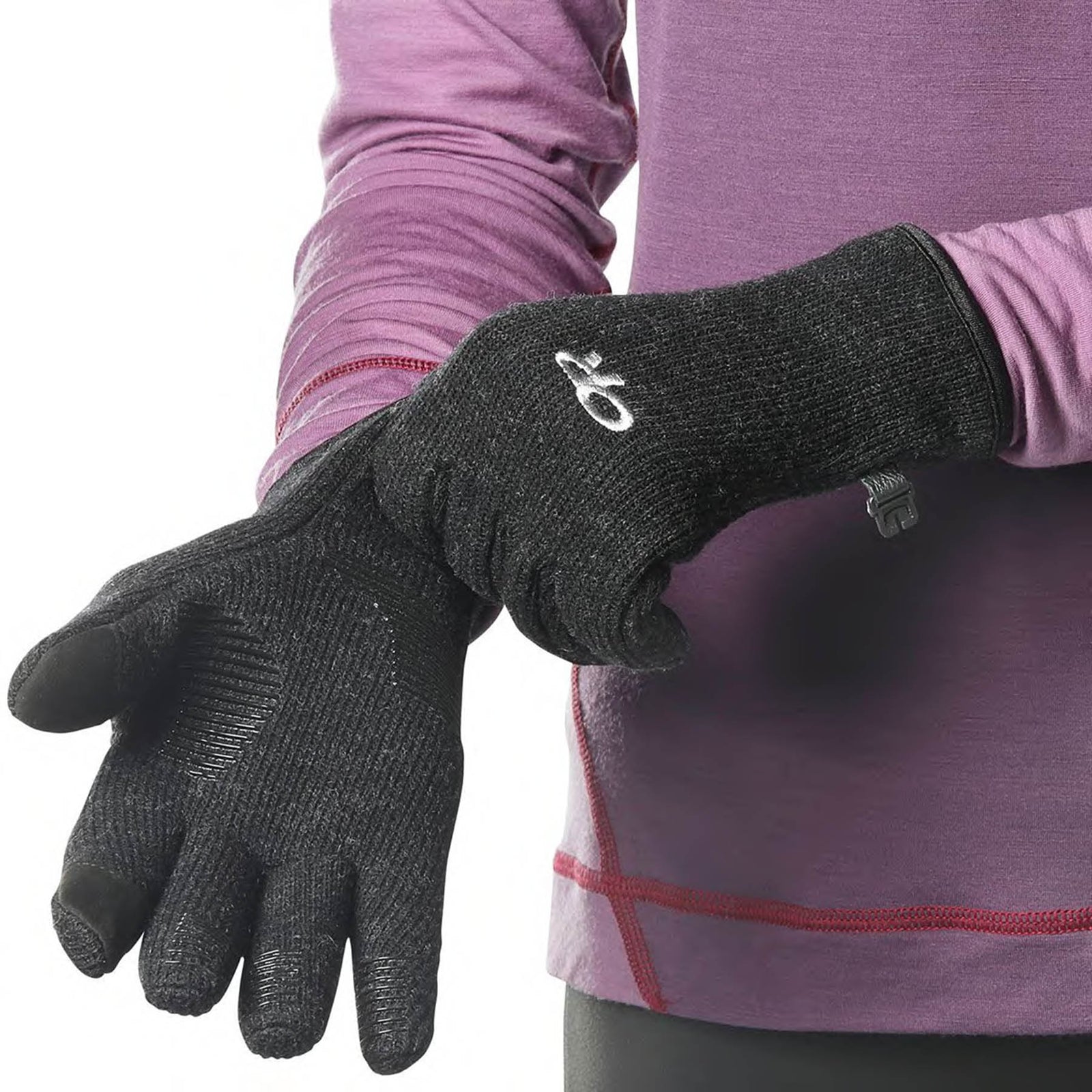 a model wears the flurry sensor glove