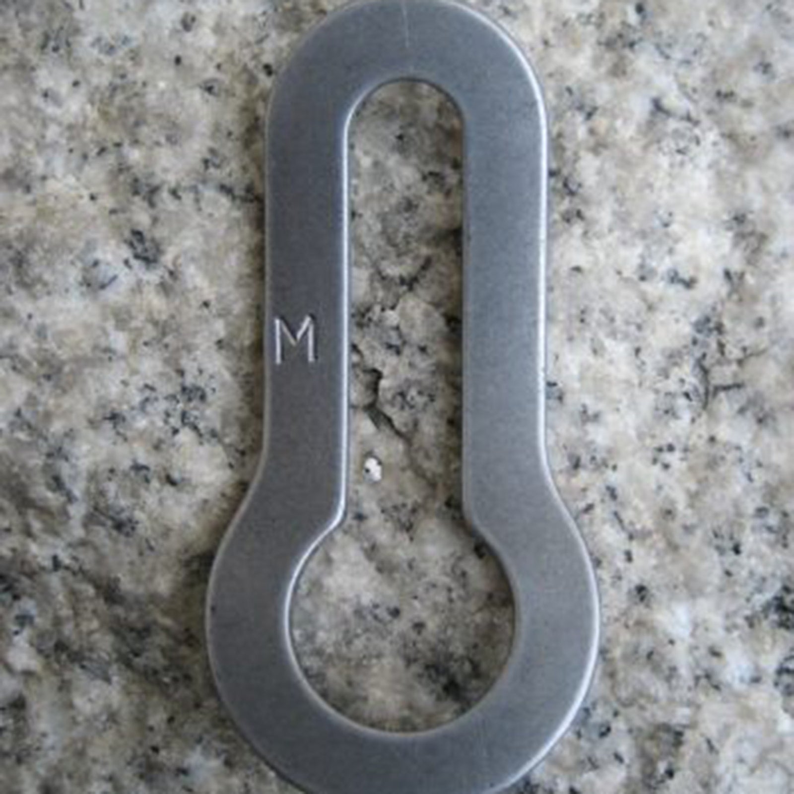 Moses Key Rivet Hanger