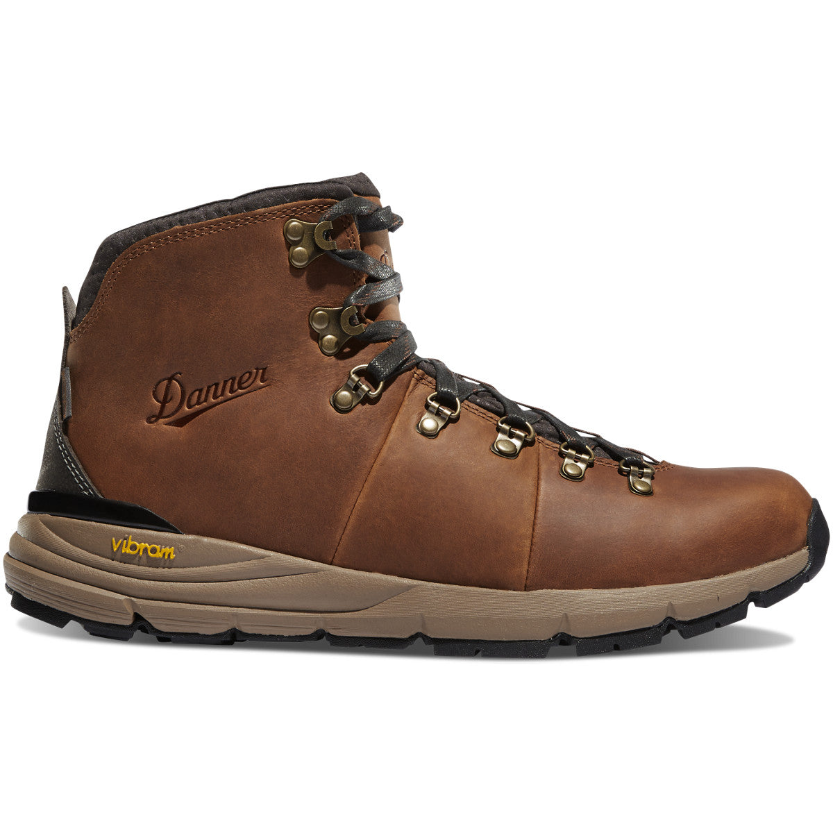 a photo of the Danner Mountain 600 in brown with red laces