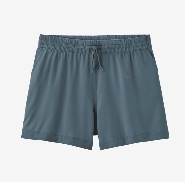 a photo of the patagonia womens fleetwith short in the color plume grey, front view